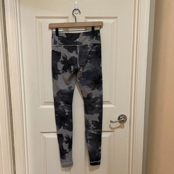 Lululemon Wunder Under Leggings Grey/Black‎ Ink Blot Size 4 - Picture 2 of 7